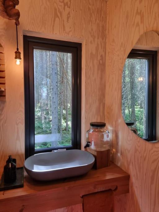 Treetop Ekne - Hytte I Skogen Med Hengebru Hotel Levanger Buitenkant foto